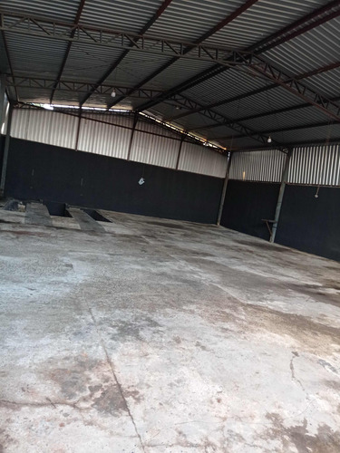 Vende-se Galpão Com Casa