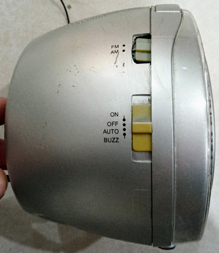 Radio Reloj Tonomac Modelo:to-c115(no Envio Fragil)