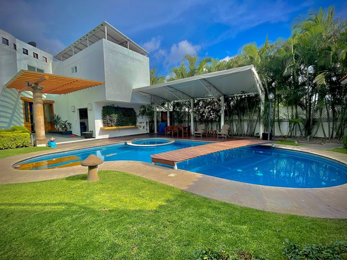 Casa En Lomas De Cocoyoc