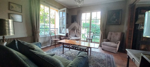 Casa En Venta De 5 Dorm. En Ñuñoa