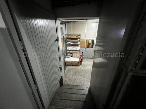 Se Vende Edificio Industrial La Candelaria Mls #24-2303