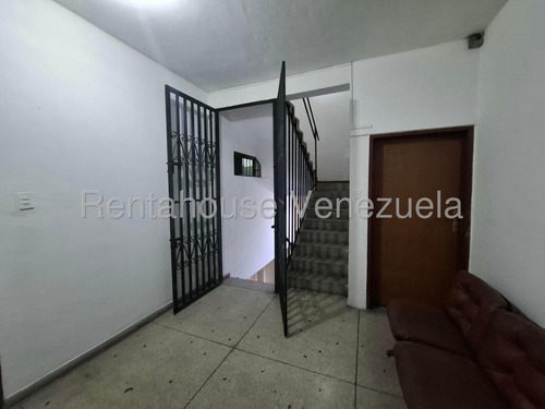Edificio En Venta En Av Miranda Maracay Excelente Ubicacion 3 Niveles Deposito Areas Oficinas Ascensor De Carga Y Mas Alto Trafico Estef 25-12253