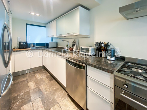 Imagen 7 de 14 de Garden House Con Amplia Terraza Y Sala De Doble Altura