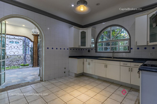 Casa En Venta O Renta En Bugambilias Zona Sur Lujo
