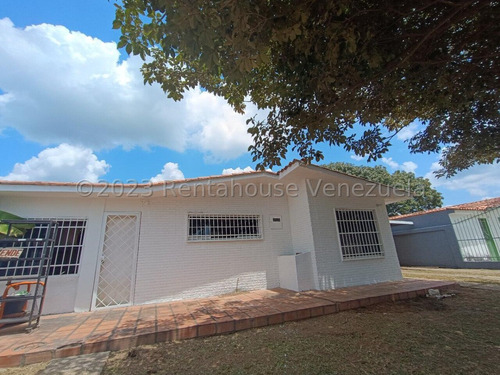 Casa En Venta Ubicada En El Molino Tocuyito Carabobo 24-7236, Eloisa Mejia