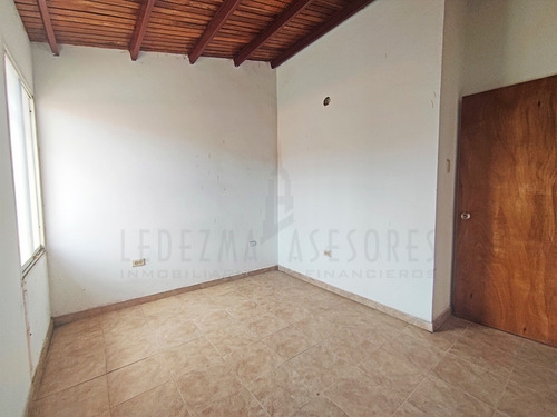 Imagen 10 de 11 de Ledezma Asesores Vende Townhouse En Res. Villa Linda, 70 Metros Av. República, Ciudad Bolívar - Venezuela