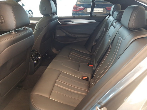 Imagem 11 de 15 de Bmw 540i M Sport 2019