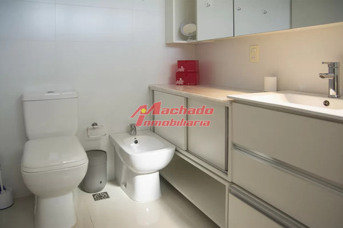 Apartamento En Venta En Torre Esmeralda De 3 Dormitorios , En Punta Del Este