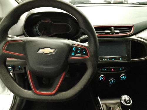 Imagen 13 de 15 de Chevrolet Onix 1.4 Effect 98cv Df