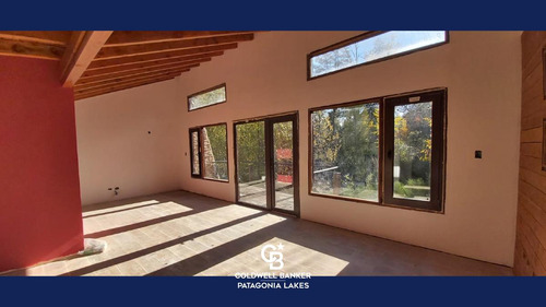 Venta Propiedad De 4 Uf Con Arroyo En Lote 1300 M2 Lolog 1945 B° Epulafquen Villa La Angostura