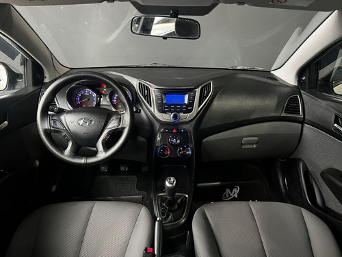 Hyundai HB20S 1.6 COMFORT PLUS 16V FLEX 4P MANUAL