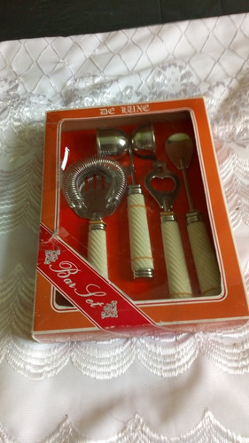 Set De Cuatro Piezas De Bar En Su Estuche (nuevo )