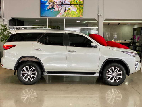 Imagem 4 de 15 de Toyota Hilux Sw4 Srx 4x4 S.8 Tdi 16v 2020