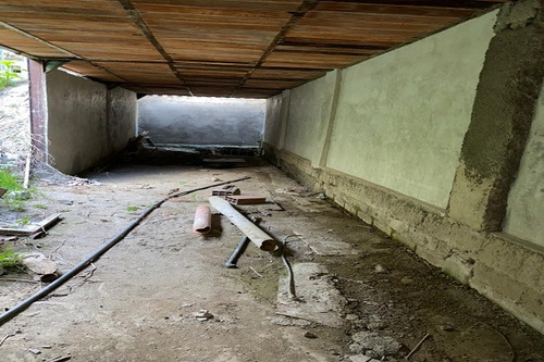 Ls Vende Terreno Con 75% Casa Construida El Junquito