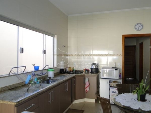 Imagem 3 de 5 de Venda De Casas / Padrão Na Cidade De Araraquara 4836