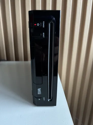 Nintendo Wii Rvl-101 Negra + Juego Wii Sports, Incluye Todo