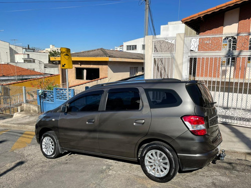 Imagem 8 de 14 de Chevrolet Spin 2014 1.8 Lt 5l Aut. 5p