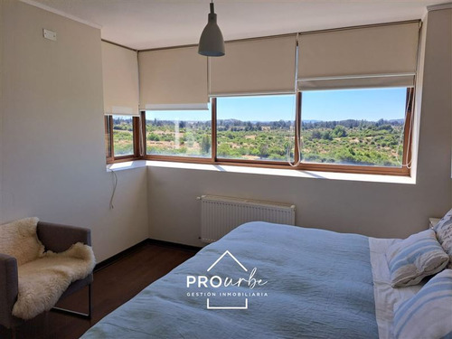 3 Dormitorios, 2 En Suite, Piscina, Cancha De Golf, Amoblado