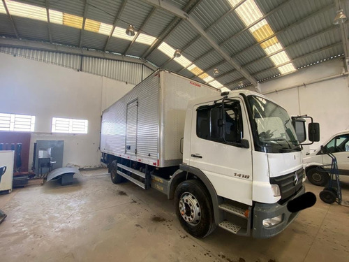 Imagem 1 de 7 de Mercedes Atego 1418 Baú Toco