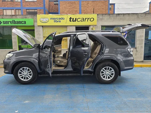 Toyota Fortuner 3.0 Srv D-4d 4x4