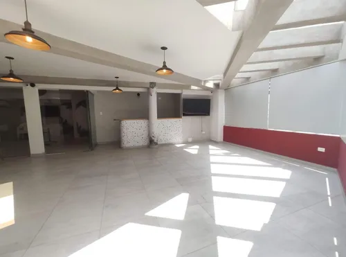 Local En Arriendo En Av Libertadores. Cod A27540