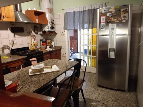 Imagen 4 de 14 de En Venta | Hermosa Propiedad Con Parque, Pileta Y Quincho En Moreno | Sobre Calle Valencia E/ Ruta 23 Y Guatemala
