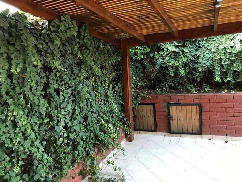¡espléndida Y Amplia Casa De 2 Pisos En Venta!