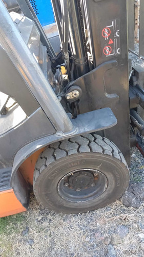 Imagen 12 de 17 de Autoelevador Toyota 62-8fd15 1500kg Torre Triple C/desp