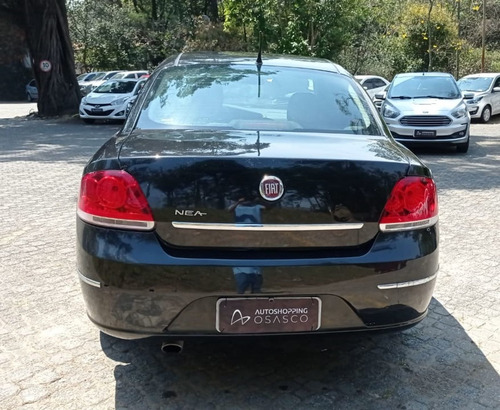 Imagem 3 de 5 de Fiat Linea Essence 1.8 16v Dual 2012/2013