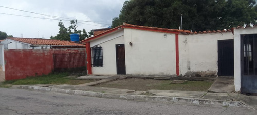 Casa En Venta En Sector Los Samanes De Maracay 020jsc