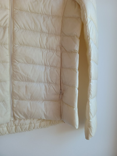 Campera Uniqlo Beige (Usado)