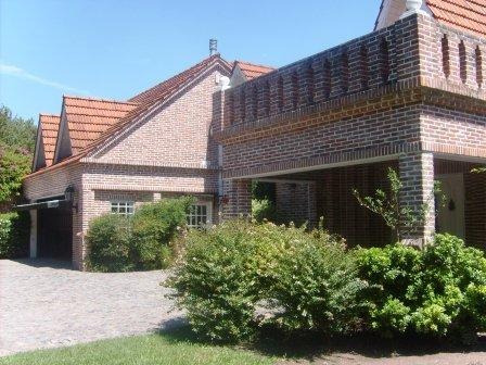 Venta Bella Vista- 8 Amb.-gran Jardin-qcho-pileta