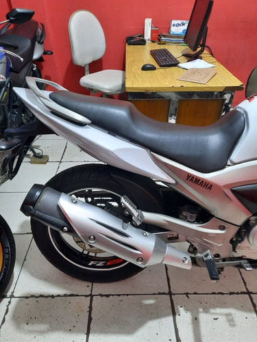 Imagem 10 de 15 de Yamaha Ys250 Fazer 2014 Super Conservada