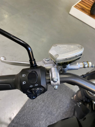 Imagen 4 de 20 de Moto Eléctrica Super Soco Tc Max