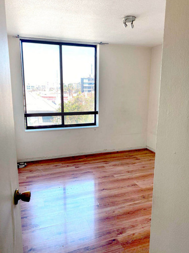 Arriendo De 2 Dormitorios Con Estacionamiento En Providencia