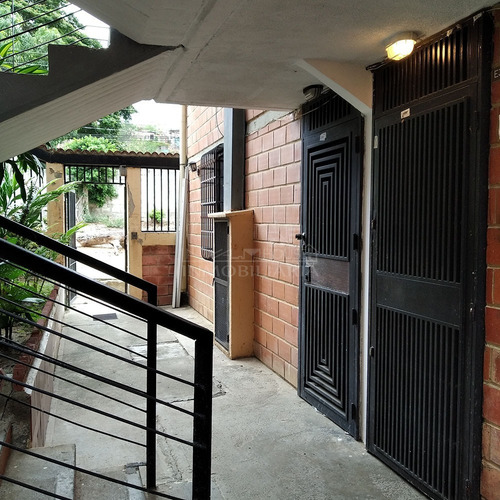 Imagen 7 de 8 de Invalmhouse Inmobiliaria. Apartamento En Venta Urbanización Vicente Emilio Sojo. Guatire Estado Miranda.