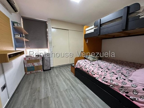 Apartamento Duplex Piso Bajo Con En Venta Montalban I Res. Pozo De Agua Fanny Calderon Rentahouse