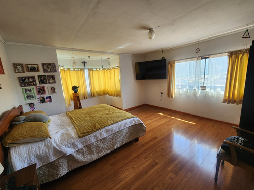 Casa Amplia 5 Habitaciones Baños Estacionamiento 3 Vehiculos