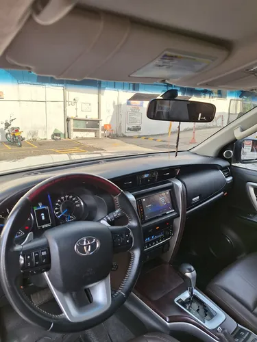 Toyota Fortuner 2.7l Mid