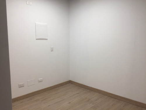 Imagen 8 de 14 de Amplia Y Moderna Oficina En Excelente Ubicación