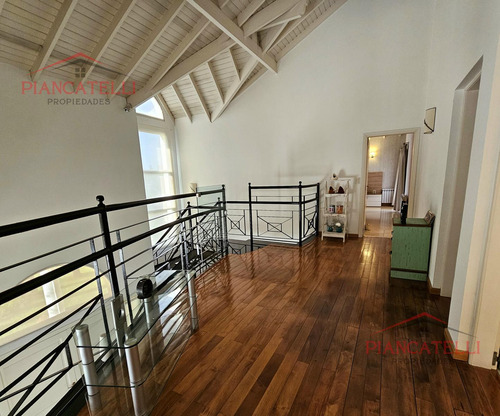 Venta De Casa En Campos De Alvarez Con 4 Habitaciones