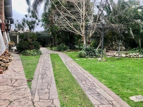Imagen 10 de 30 de Casa Chalet En Venta - Ituzaingo Residencial - 5 Ambientes - Permuta