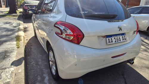Peugeot 208 1.6 Allure Tiptronic