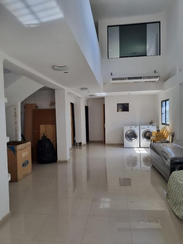 En Venta Edificio 3 Tres Niveles Pozuelo Plc