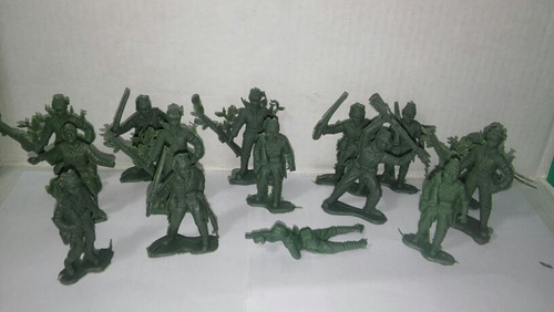 Lote De 15 Soldaditos De Guerra 5 Cm. Alto Promedio De Plast