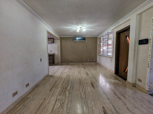 Town House En El Bosque, Res. Trapiche A, 80% Remodelado. Valencia. Solo Clientes Directos. Bc