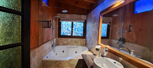 Arriendo Parcela 8.700 M2 Con Hermosa Casa Estilo Rustico D