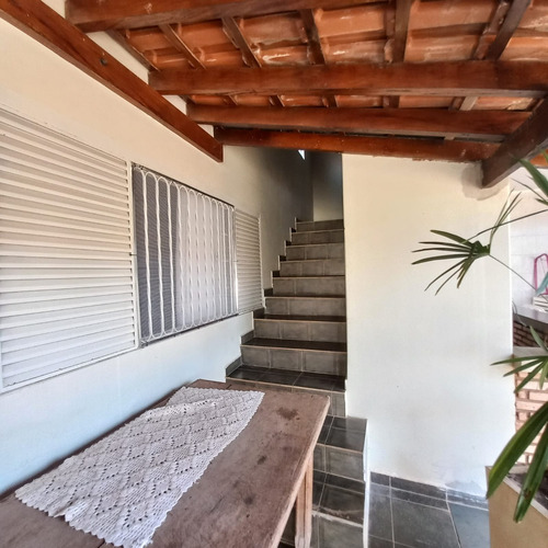 Excelente Casa, Com Grande Área De Lazer