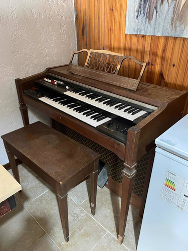 Órgano Yamaha Antiguo