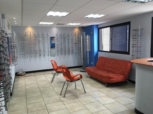 Destacado Inmueble En Venta, Los Rosales